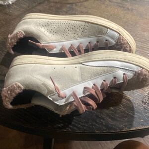 P448 Pink powlamb John yeti women sneakers Sz 37